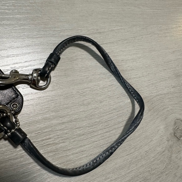 Coach wristlet- authentic - Picture 6 of 7
